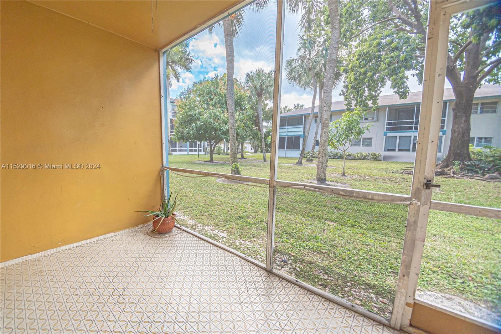 5800 Margate Blvd 713-7, Margate, Florida 33063, 2 Bedrooms Bedrooms, ,1 BathroomBathrooms,Residential,For Sale,5800 Margate Blvd 713-7,A11529016