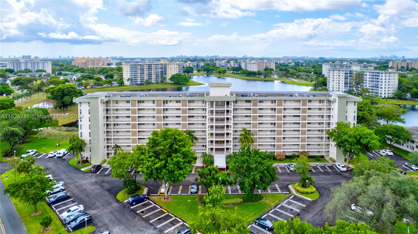 3091 N Course Dr 702, Pompano Beach, Florida 33069, 2 Bedrooms Bedrooms, ,2 BathroomsBathrooms,Residential,For Sale,3091 N Course Dr 702,A11528787