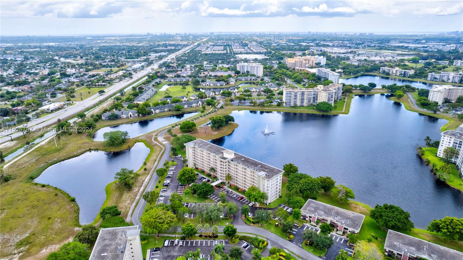 3091 N Course Dr 702, Pompano Beach, Florida 33069, 2 Bedrooms Bedrooms, ,2 BathroomsBathrooms,Residential,For Sale,3091 N Course Dr 702,A11528787