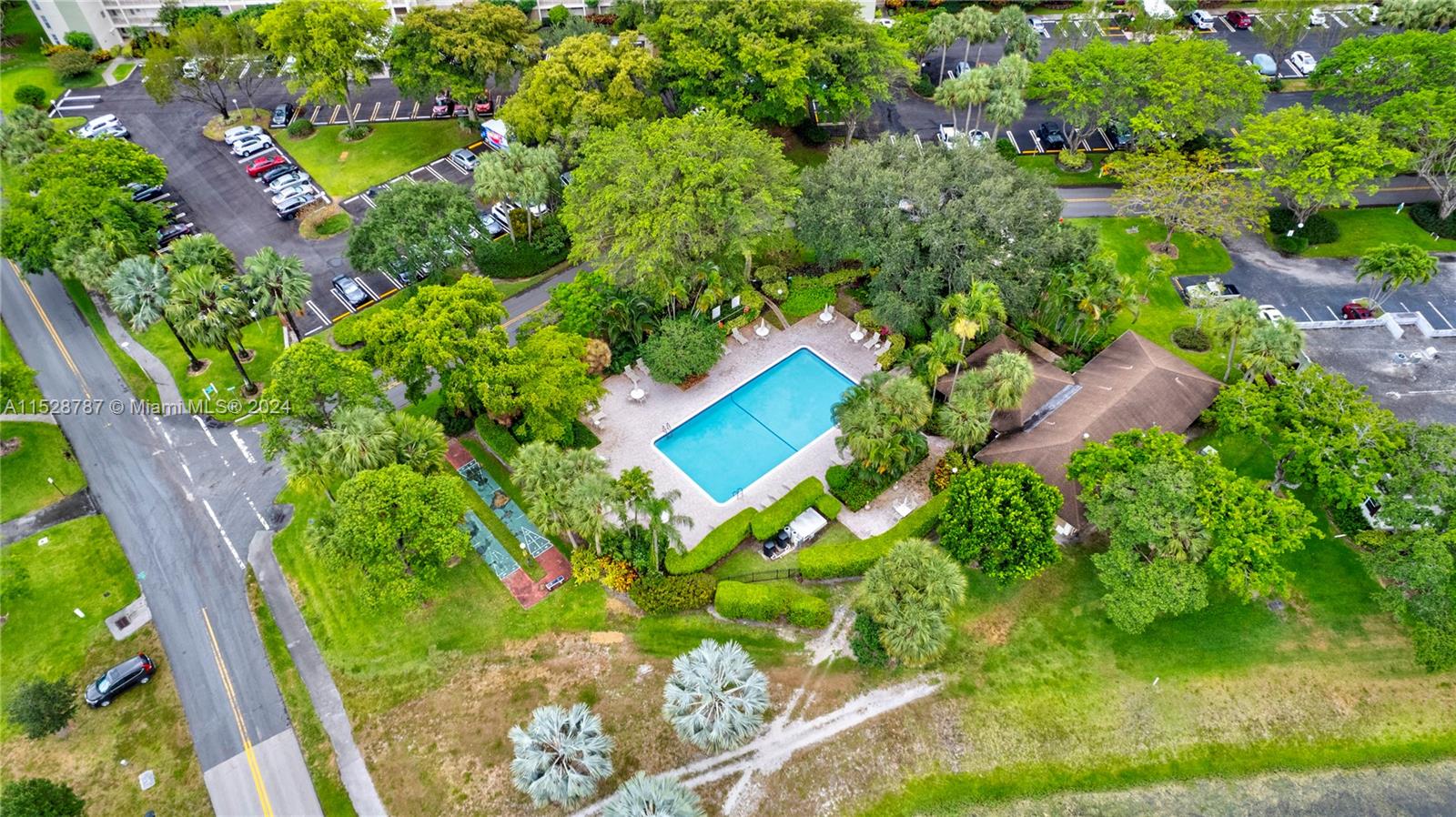 3091 N Course Dr 702, Pompano Beach, Florida 33069, 2 Bedrooms Bedrooms, ,2 BathroomsBathrooms,Residential,For Sale,3091 N Course Dr 702,A11528787