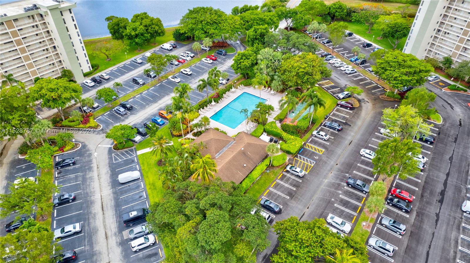 3091 N Course Dr 702, Pompano Beach, Florida 33069, 2 Bedrooms Bedrooms, ,2 BathroomsBathrooms,Residential,For Sale,3091 N Course Dr 702,A11528787