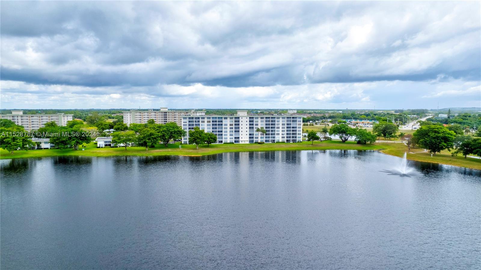 3091 N Course Dr 702, Pompano Beach, Florida 33069, 2 Bedrooms Bedrooms, ,2 BathroomsBathrooms,Residential,For Sale,3091 N Course Dr 702,A11528787