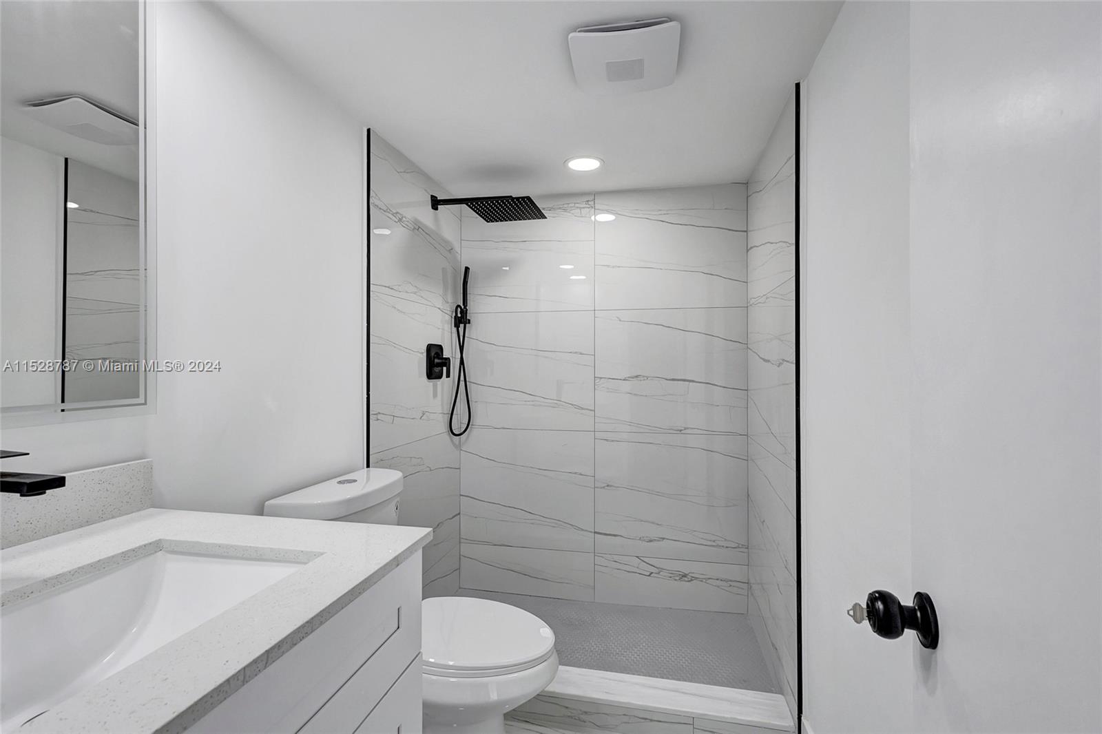 3091 N Course Dr 702, Pompano Beach, Florida 33069, 2 Bedrooms Bedrooms, ,2 BathroomsBathrooms,Residential,For Sale,3091 N Course Dr 702,A11528787