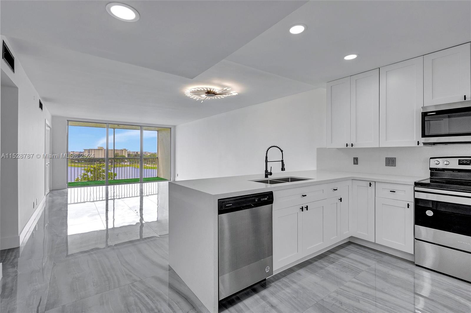 3091 N Course Dr 702, Pompano Beach, Florida 33069, 2 Bedrooms Bedrooms, ,2 BathroomsBathrooms,Residential,For Sale,3091 N Course Dr 702,A11528787