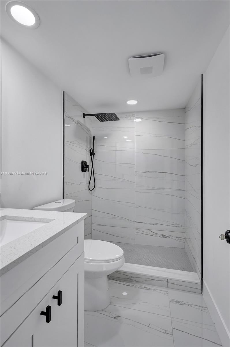 3091 N Course Dr 702, Pompano Beach, Florida 33069, 2 Bedrooms Bedrooms, ,2 BathroomsBathrooms,Residential,For Sale,3091 N Course Dr 702,A11528787