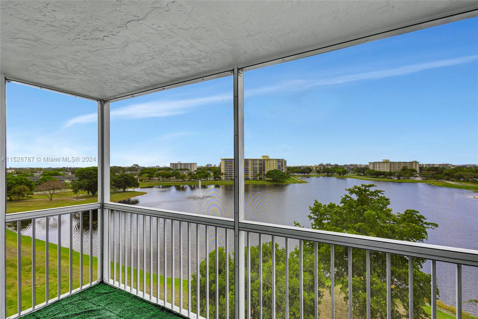 3091 N Course Dr 702, Pompano Beach, Florida 33069, 2 Bedrooms Bedrooms, ,2 BathroomsBathrooms,Residential,For Sale,3091 N Course Dr 702,A11528787