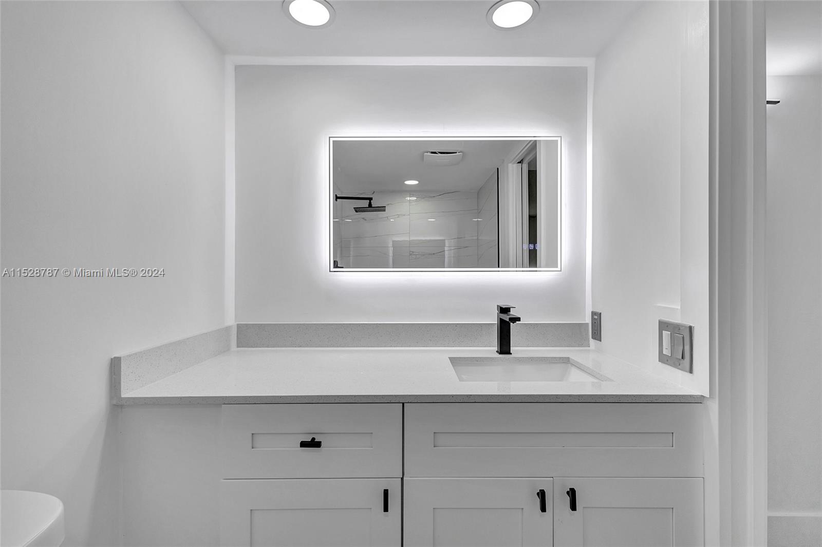 3091 N Course Dr 702, Pompano Beach, Florida 33069, 2 Bedrooms Bedrooms, ,2 BathroomsBathrooms,Residential,For Sale,3091 N Course Dr 702,A11528787