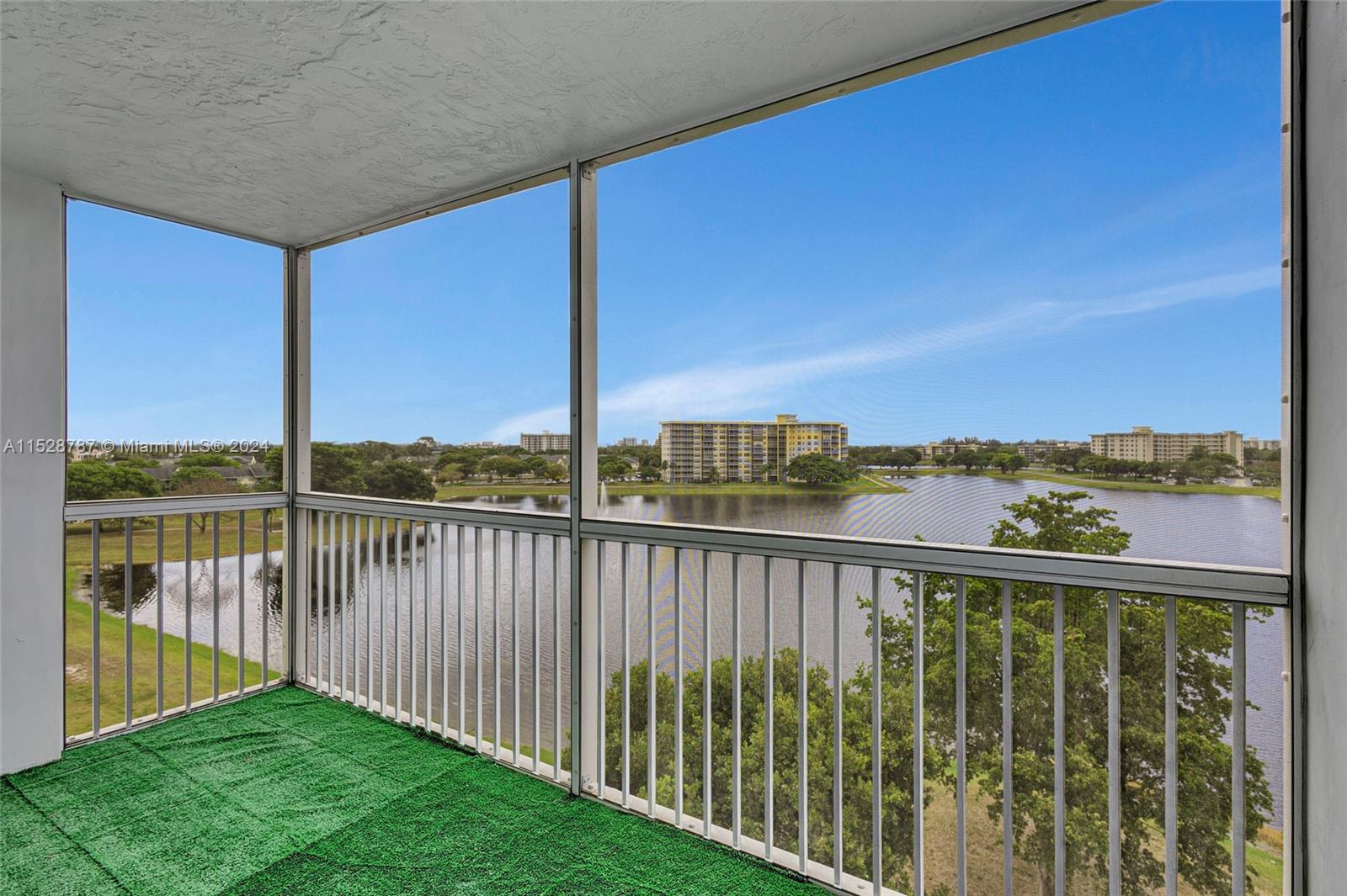 3091 N Course Dr 702, Pompano Beach, Florida 33069, 2 Bedrooms Bedrooms, ,2 BathroomsBathrooms,Residential,For Sale,3091 N Course Dr 702,A11528787