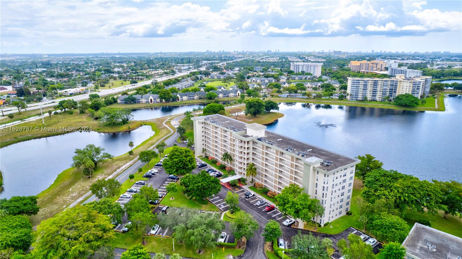 3091 N Course Dr 702, Pompano Beach, Florida 33069, 2 Bedrooms Bedrooms, ,2 BathroomsBathrooms,Residential,For Sale,3091 N Course Dr 702,A11528787