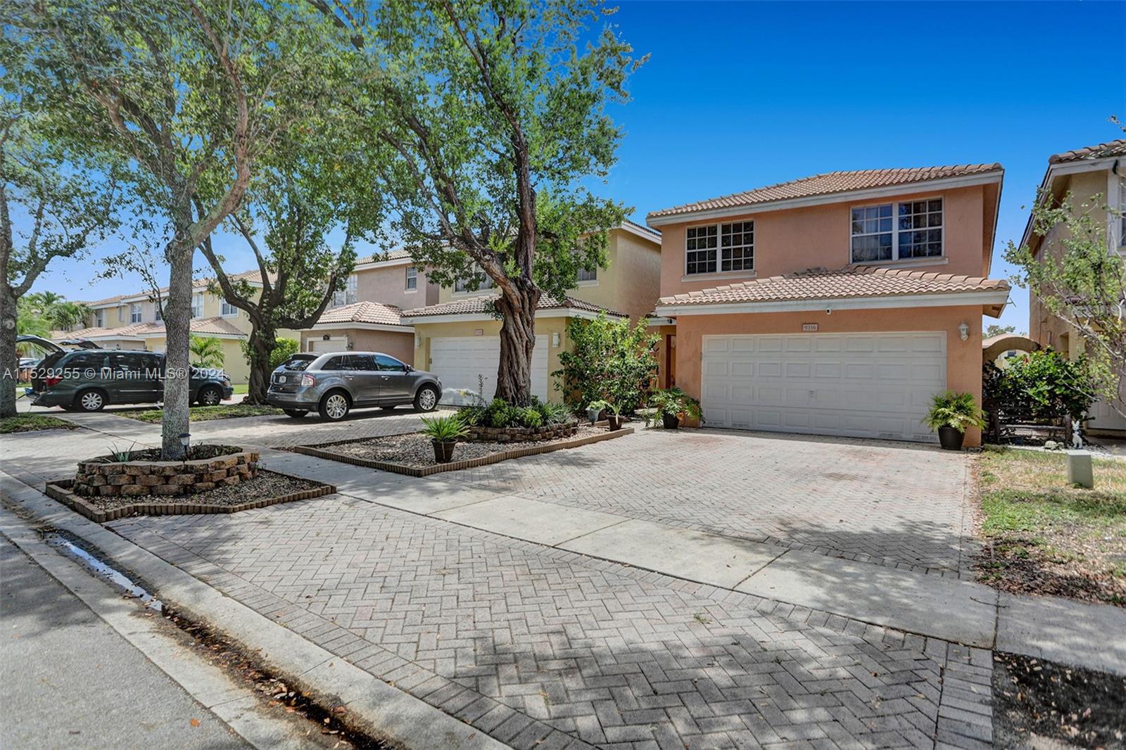 9316 NW 55th St, Sunrise, Florida 33351, 3 Bedrooms Bedrooms, ,2 BathroomsBathrooms,Residential,For Sale,9316 NW 55th St,A11529255