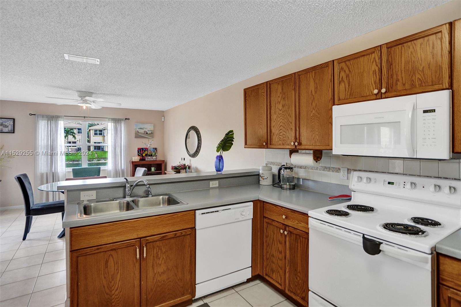 9316 NW 55th St, Sunrise, Florida 33351, 3 Bedrooms Bedrooms, ,2 BathroomsBathrooms,Residential,For Sale,9316 NW 55th St,A11529255