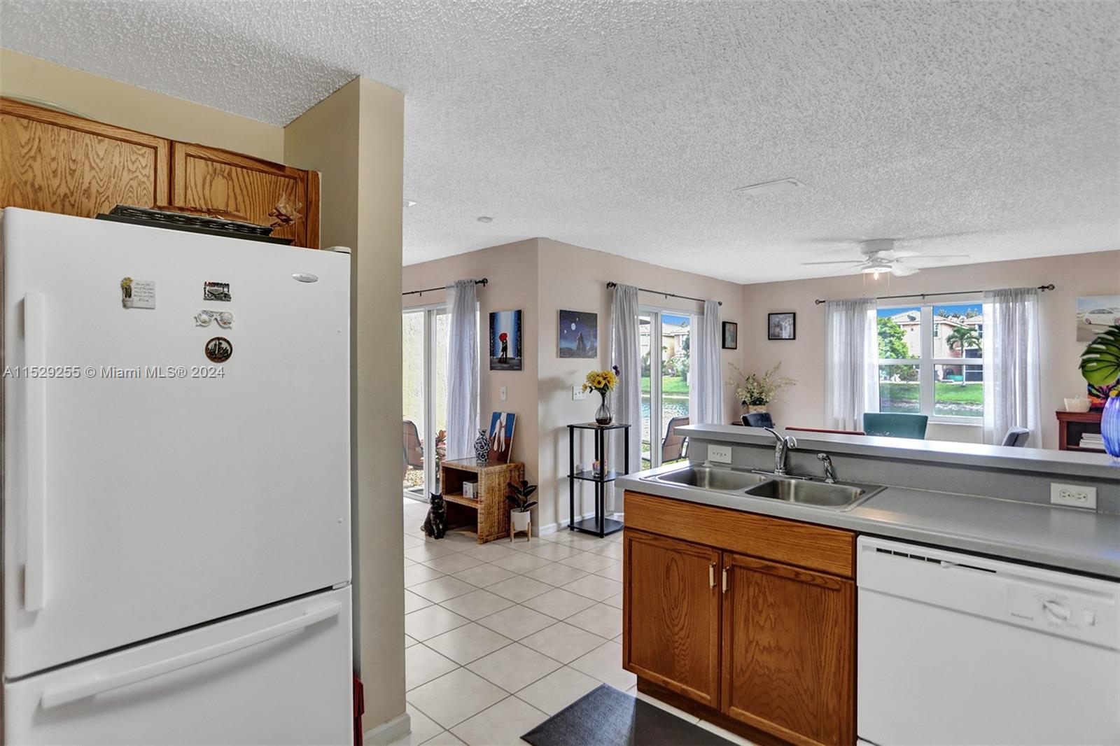 9316 NW 55th St, Sunrise, Florida 33351, 3 Bedrooms Bedrooms, ,2 BathroomsBathrooms,Residential,For Sale,9316 NW 55th St,A11529255