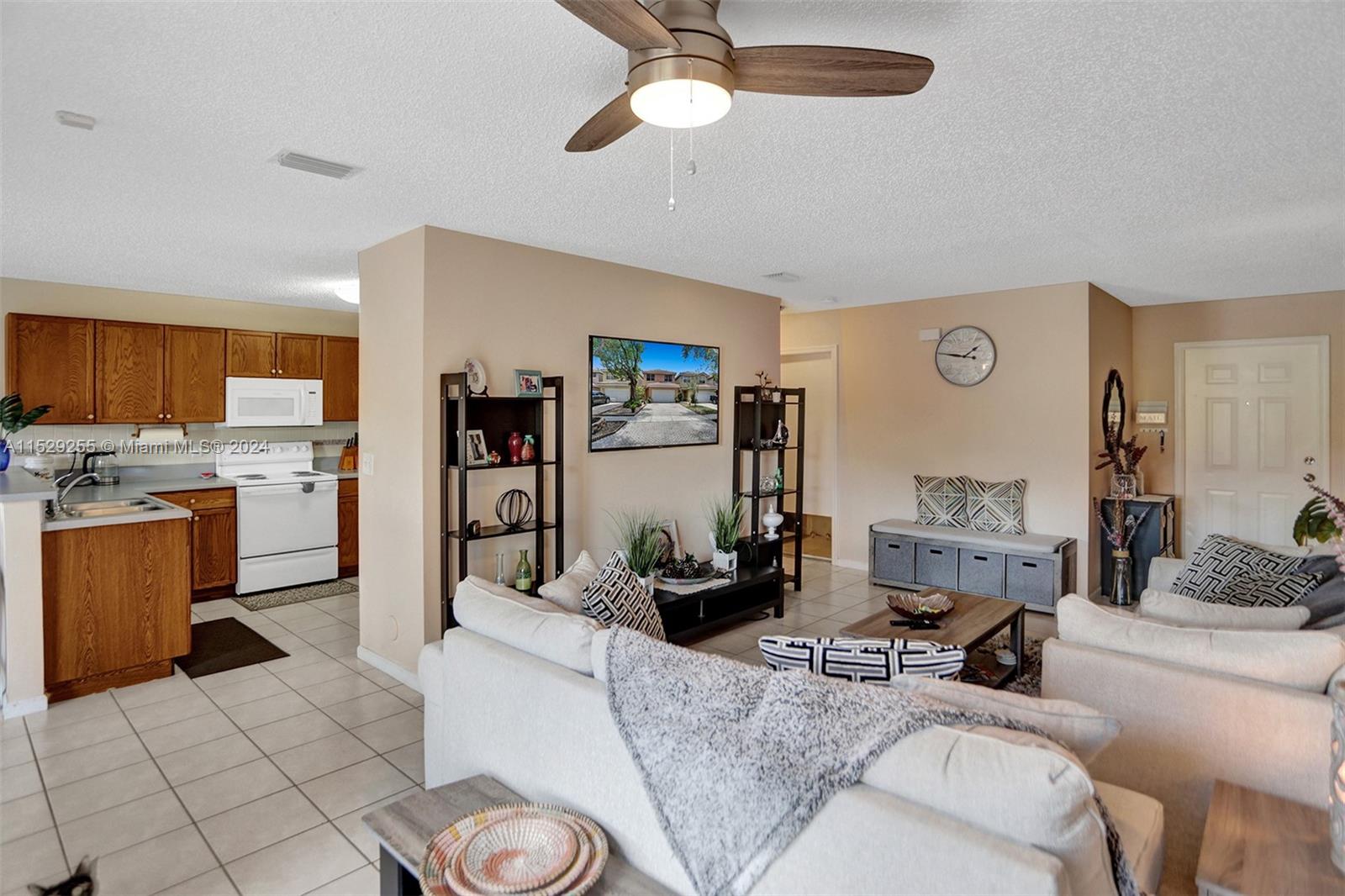 9316 NW 55th St, Sunrise, Florida 33351, 3 Bedrooms Bedrooms, ,2 BathroomsBathrooms,Residential,For Sale,9316 NW 55th St,A11529255