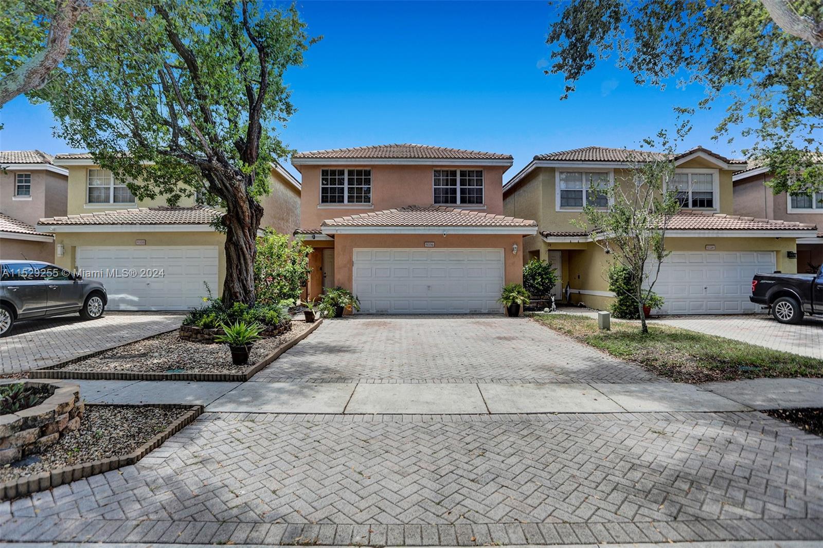 9316 NW 55th St, Sunrise, Florida 33351, 3 Bedrooms Bedrooms, ,2 BathroomsBathrooms,Residential,For Sale,9316 NW 55th St,A11529255