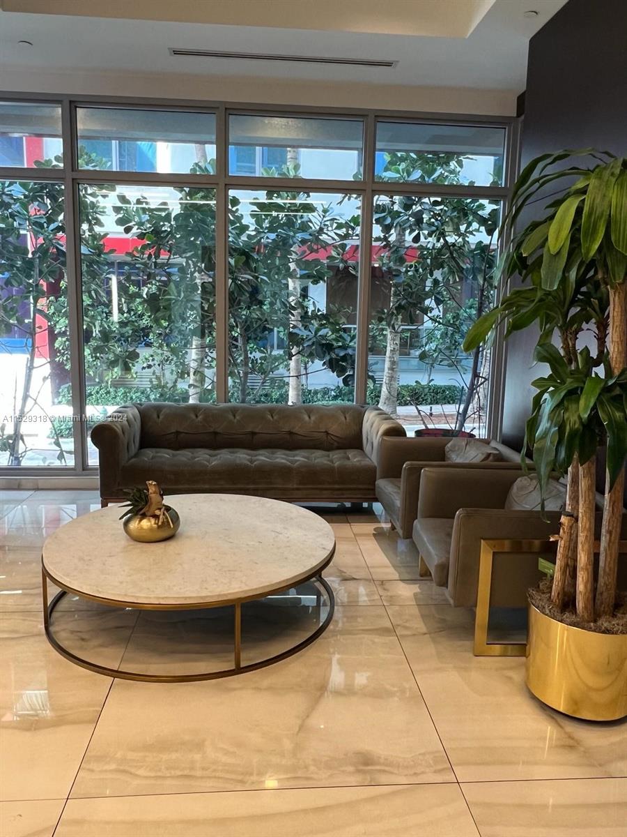 777 N Ocean Dr S208, Hollywood, Florida 33019, 2 Bedrooms Bedrooms, ,1 BathroomBathrooms,Residentiallease,For Rent,777 N Ocean Dr S208,A11529318