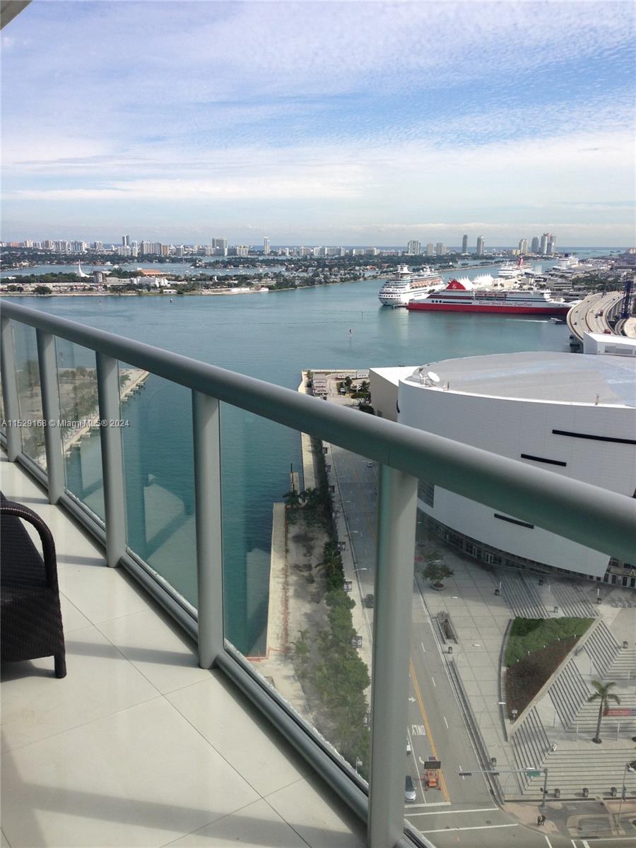 888 Biscayne Blvd 2603, Miami, Florida 33132, 1 Bedroom Bedrooms, ,1 BathroomBathrooms,Residentiallease,For Rent,888 Biscayne Blvd 2603,A11529168