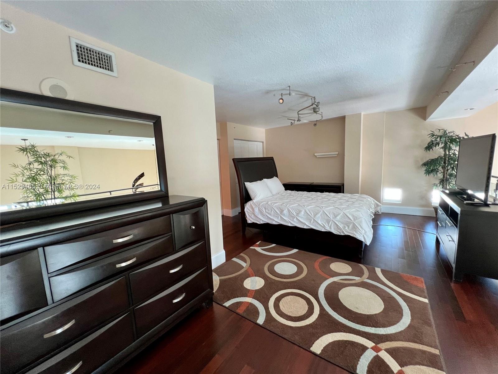 7600 Collins Ave 1203, Miami Beach, Florida 33141, 2 Bedrooms Bedrooms, ,2 BathroomsBathrooms,Residentiallease,For Rent,7600 Collins Ave 1203,A11529455
