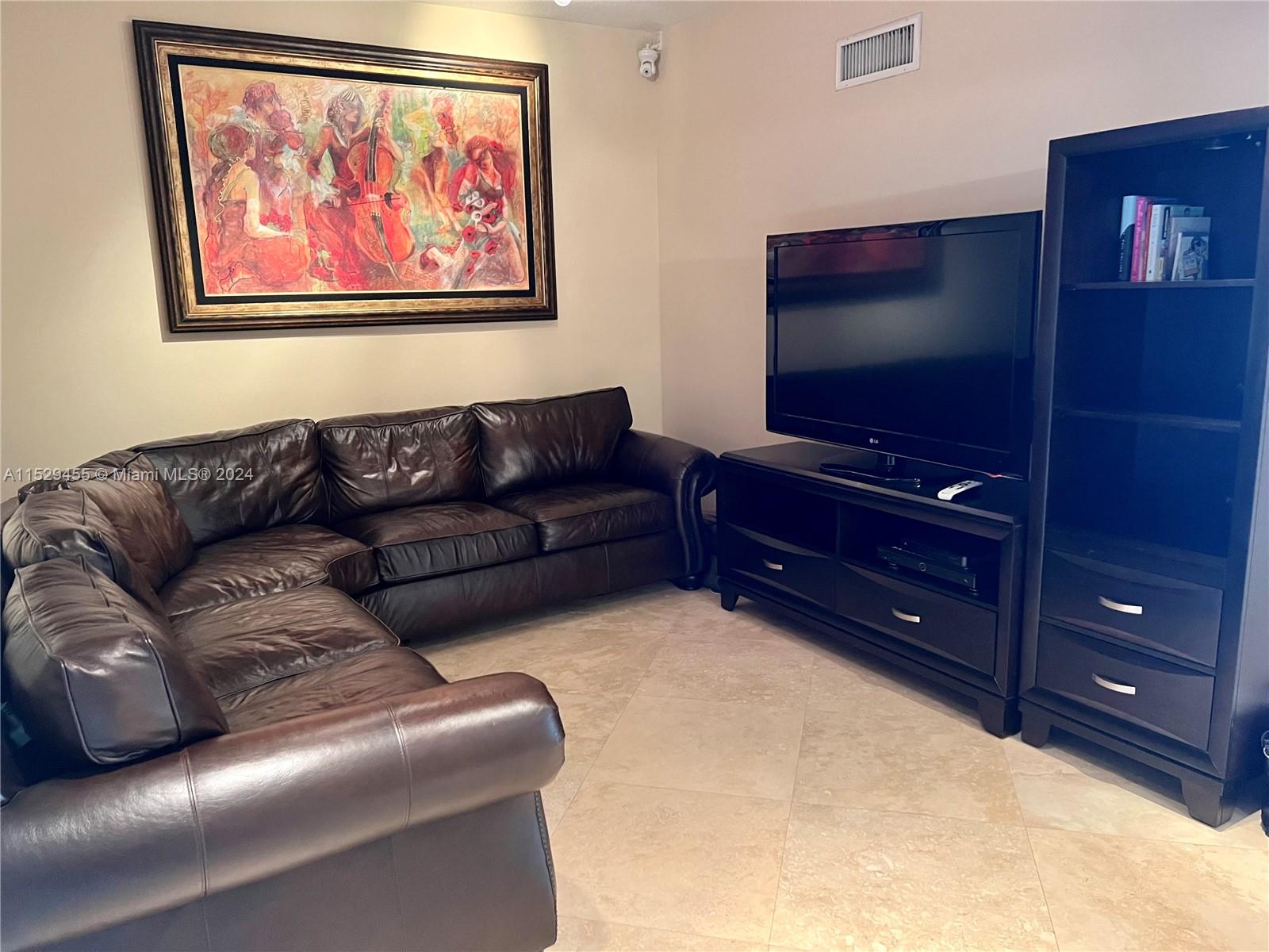 7600 Collins Ave 1203, Miami Beach, Florida 33141, 2 Bedrooms Bedrooms, ,2 BathroomsBathrooms,Residentiallease,For Rent,7600 Collins Ave 1203,A11529455