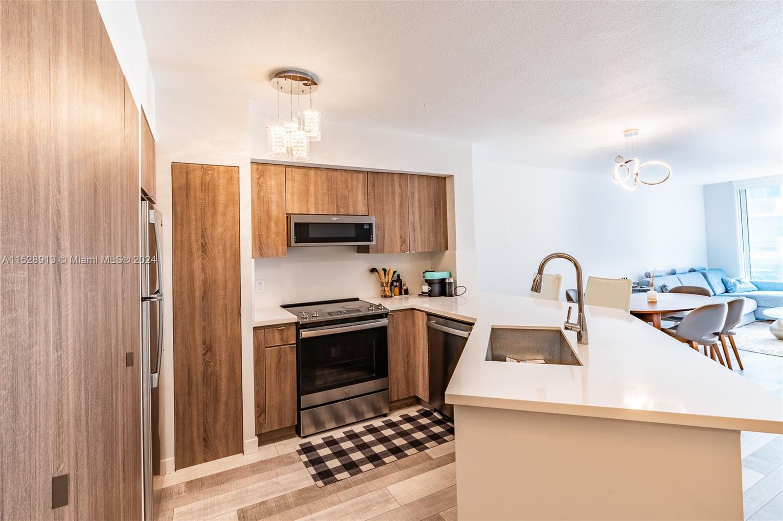 9201 Collins Ave 723, Surfside, Florida 33154, 1 Bedroom Bedrooms, ,1 BathroomBathrooms,Residentiallease,For Rent,9201 Collins Ave 723,A11528913