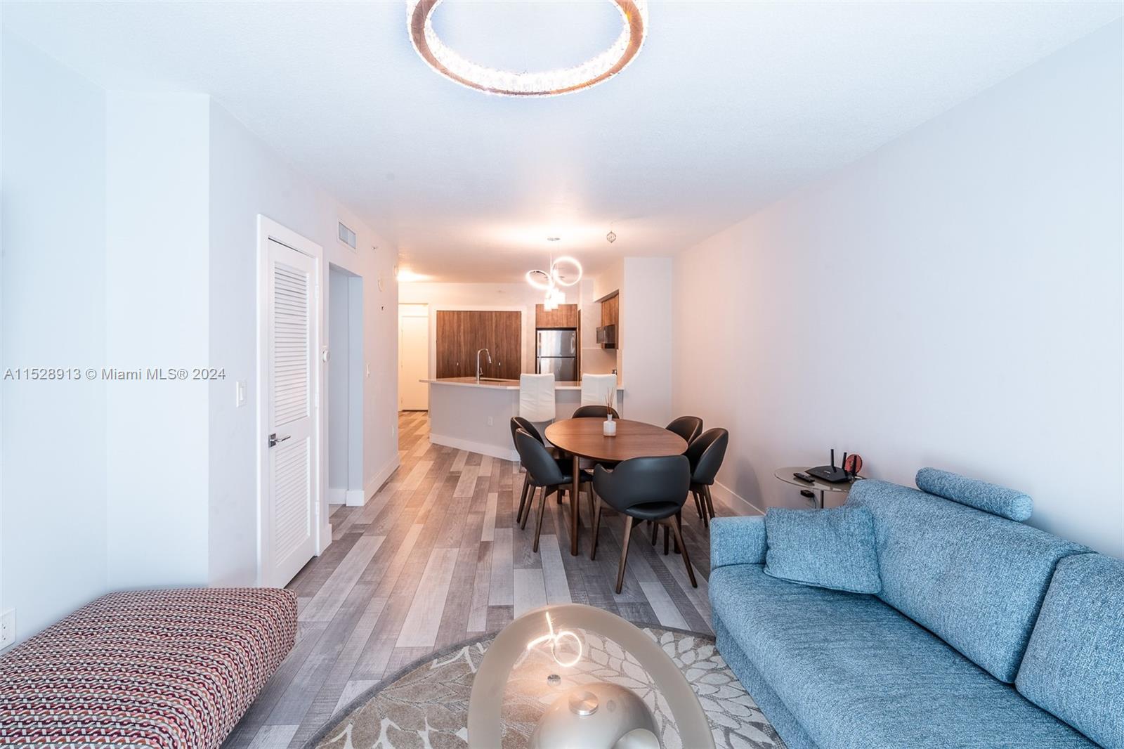 9201 Collins Ave 723, Surfside, Florida 33154, 1 Bedroom Bedrooms, ,1 BathroomBathrooms,Residentiallease,For Rent,9201 Collins Ave 723,A11528913