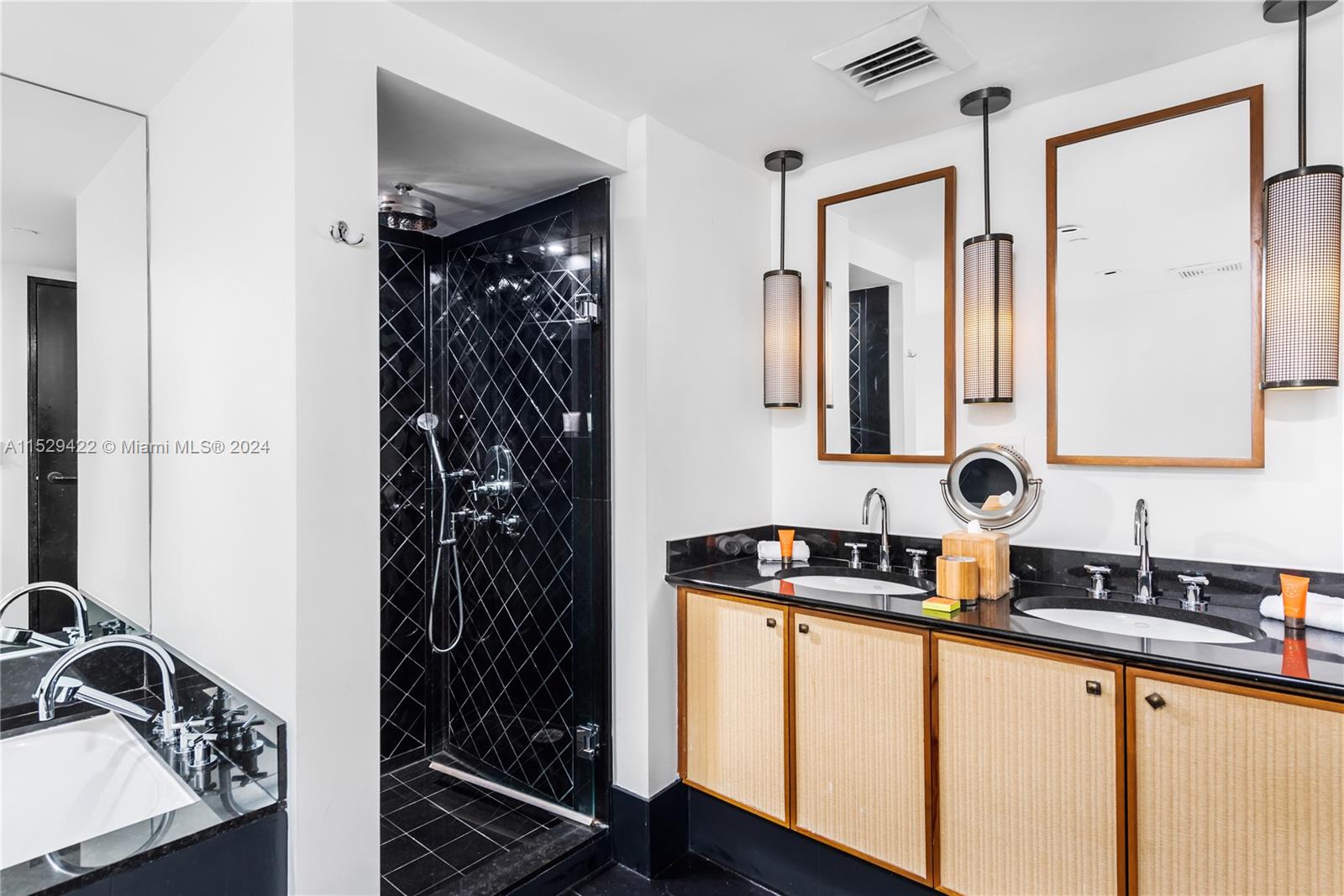 101 20th St 2104, Miami Beach, Florida 33139, 2 Bedrooms Bedrooms, ,2 BathroomsBathrooms,Residential,For Sale,101 20th St 2104,A11529422