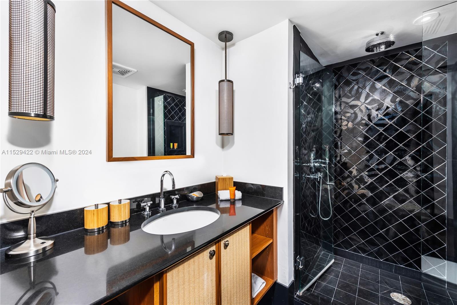 101 20th St 2104, Miami Beach, Florida 33139, 2 Bedrooms Bedrooms, ,2 BathroomsBathrooms,Residential,For Sale,101 20th St 2104,A11529422