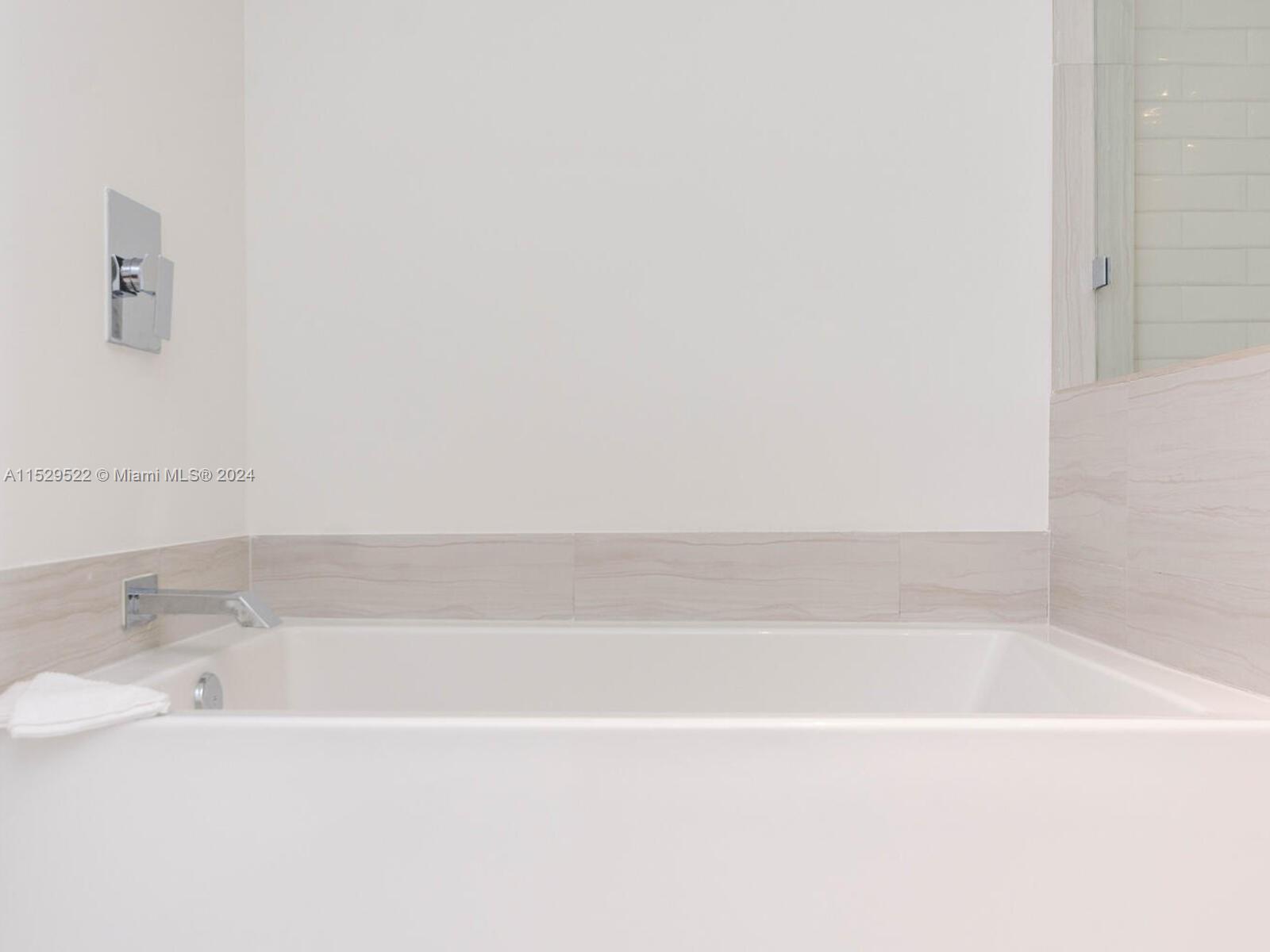 4010 S Ocean Dr T3705, Hollywood, Florida 33019, 2 Bedrooms Bedrooms, ,2 BathroomsBathrooms,Residentiallease,For Rent,4010 S Ocean Dr T3705,A11529522