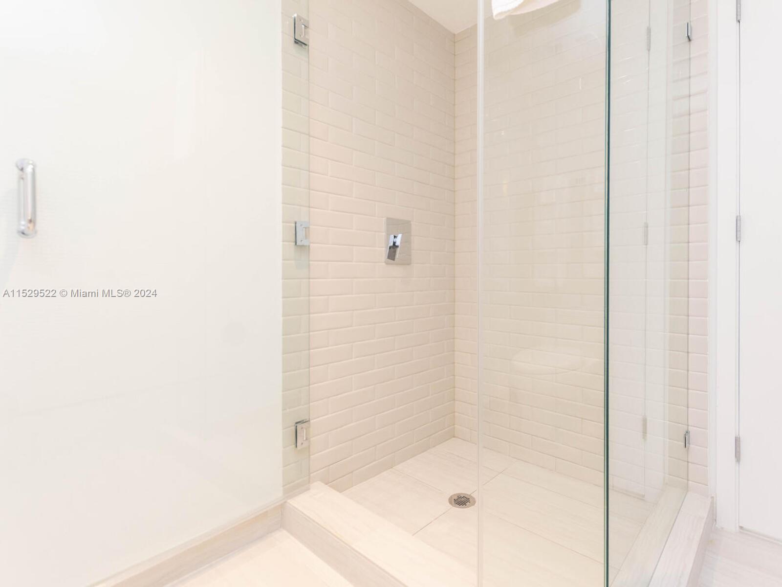 4010 S Ocean Dr T3705, Hollywood, Florida 33019, 2 Bedrooms Bedrooms, ,2 BathroomsBathrooms,Residentiallease,For Rent,4010 S Ocean Dr T3705,A11529522