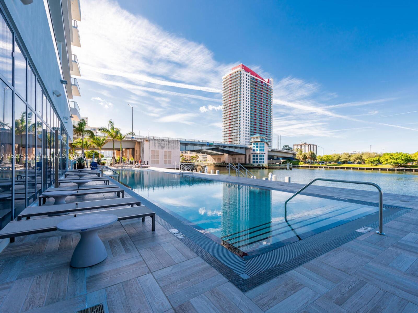 4010 S Ocean Dr T3705, Hollywood, Florida 33019, 2 Bedrooms Bedrooms, ,2 BathroomsBathrooms,Residentiallease,For Rent,4010 S Ocean Dr T3705,A11529522