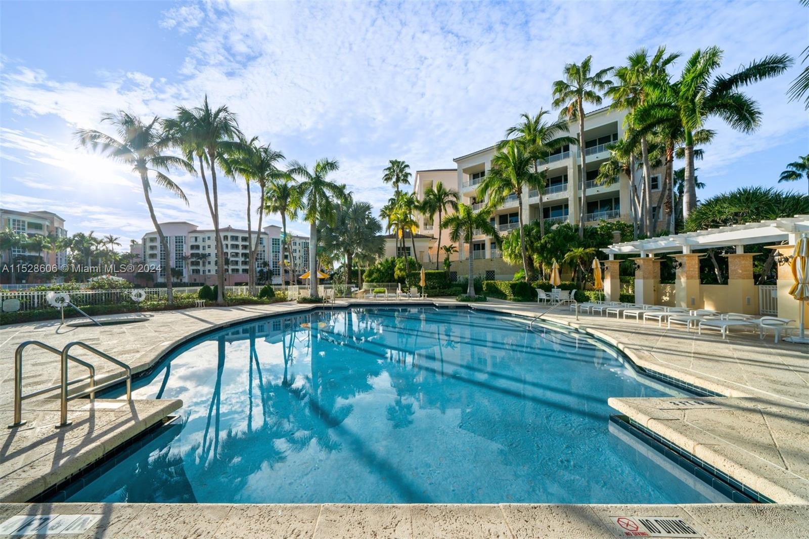 717 Crandon Blvd 308, Key Biscayne, Florida 33149, 2 Bedrooms Bedrooms, ,2 BathroomsBathrooms,Residential,For Sale,717 Crandon Blvd 308,A11528606