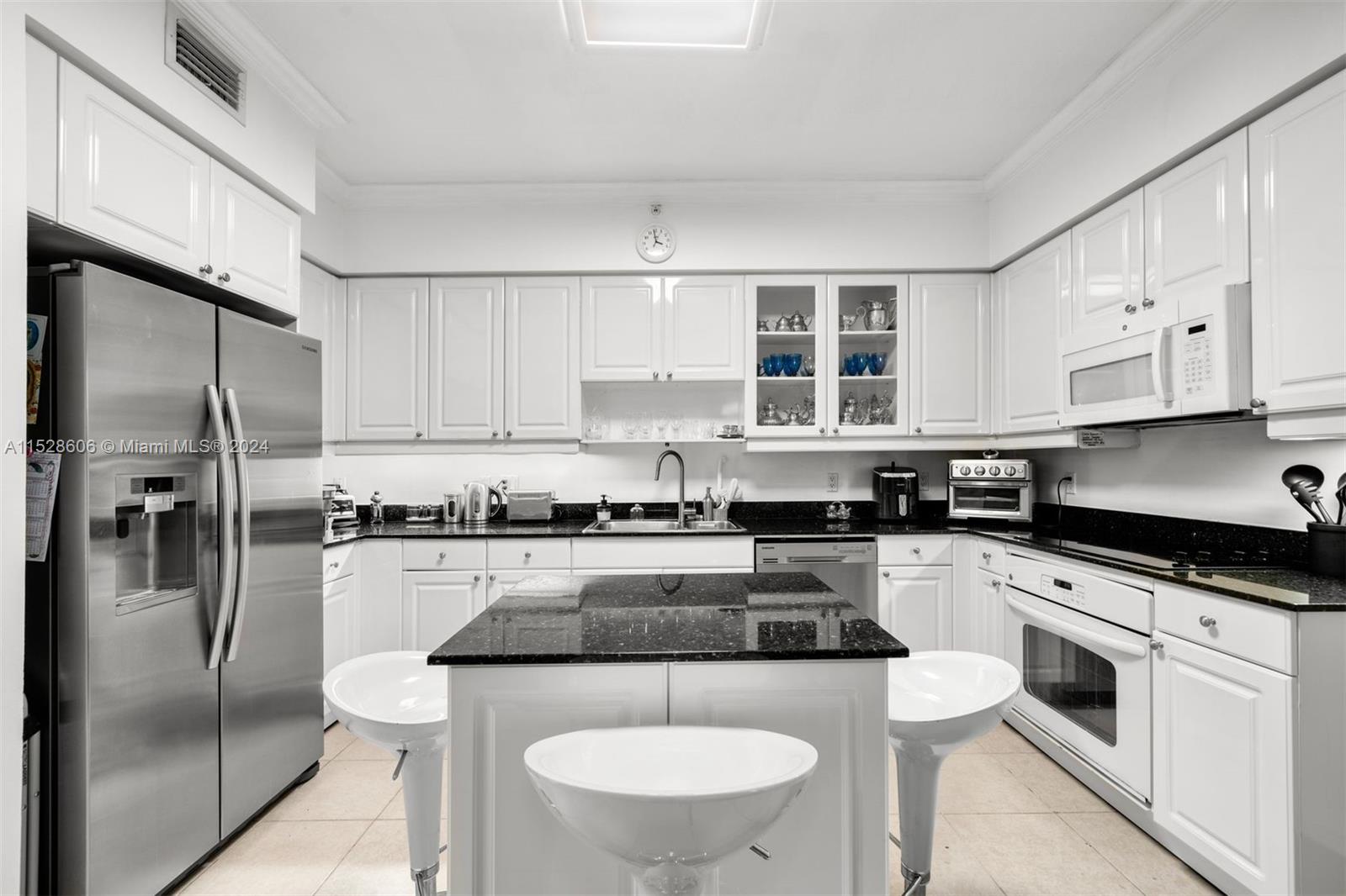 717 Crandon Blvd 308, Key Biscayne, Florida 33149, 2 Bedrooms Bedrooms, ,2 BathroomsBathrooms,Residential,For Sale,717 Crandon Blvd 308,A11528606