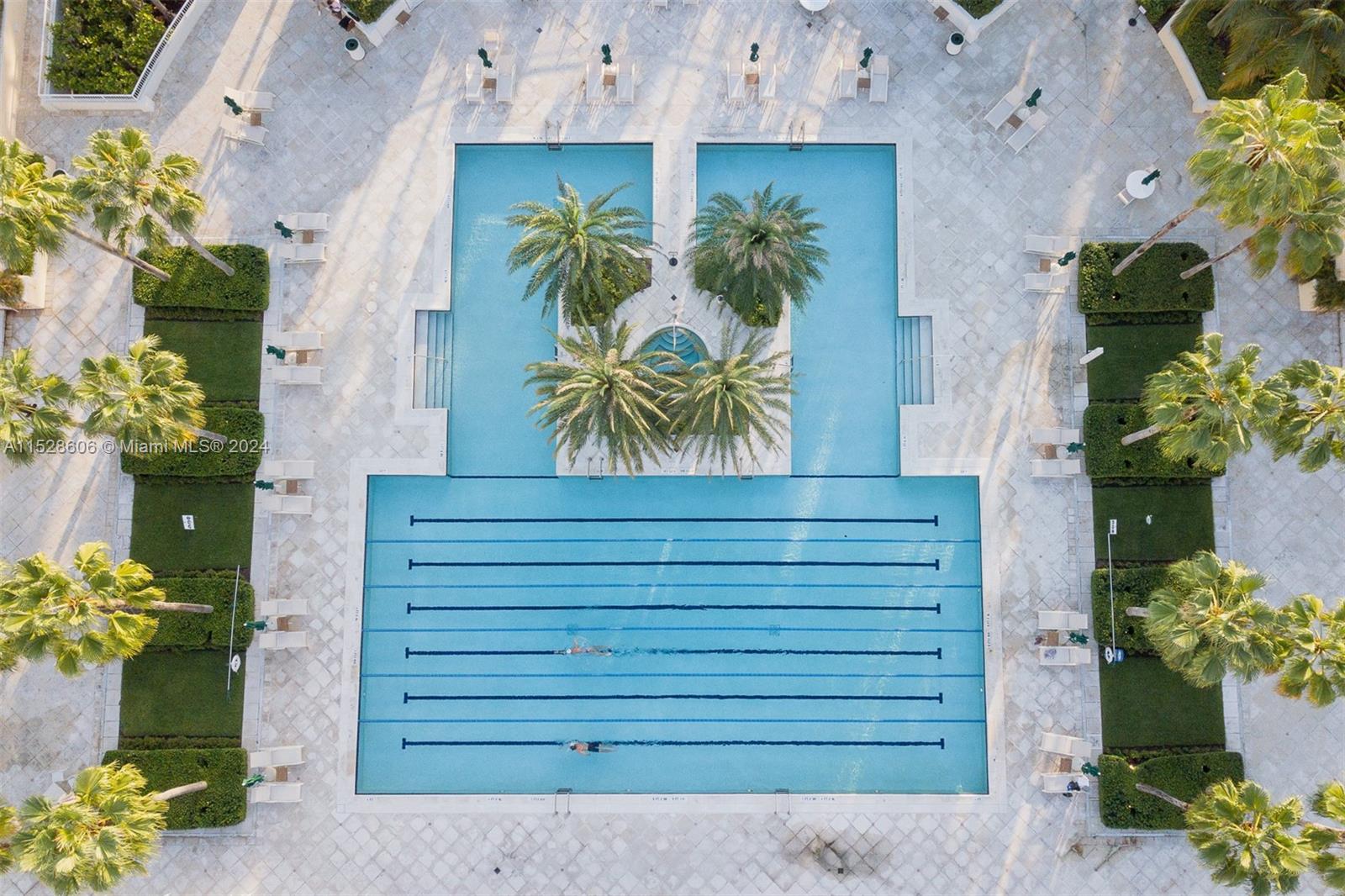 Livingroom balcony
