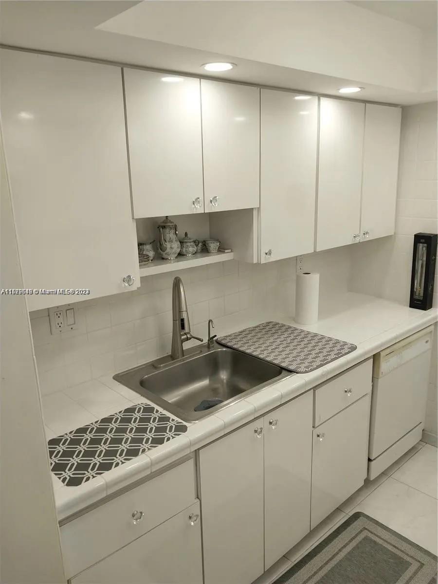 231 174th St 1006, Sunny Isles Beach, Florida 33160, 1 Bedroom Bedrooms, ,1 BathroomBathrooms,Residential,For Sale,231 174th St 1006,A11529643