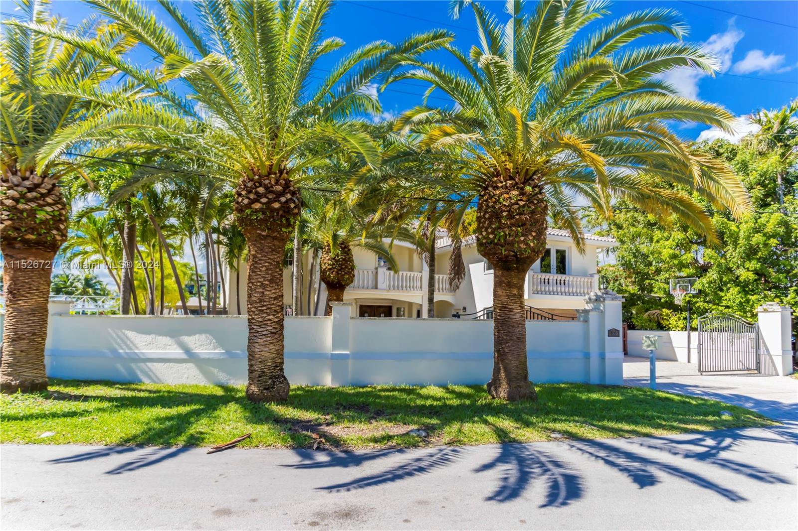1970 NE 118 Rd 0, North Miami, Florida 33181, 6 Bedrooms Bedrooms, ,5 BathroomsBathrooms,Residentiallease,For Rent,1970 NE 118 Rd 0,A11526727