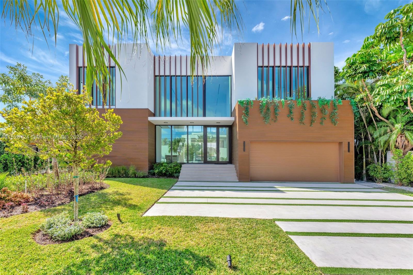 2050 NE 120th Rd, North Miami, Florida 33181, 6 Bedrooms Bedrooms, ,6 BathroomsBathrooms,Residential,For Sale,2050 NE 120th Rd,A11526724