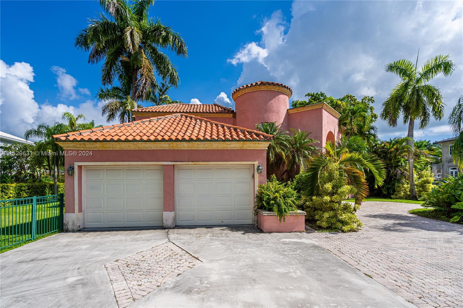 8768 SW 62nd Ct, Pinecrest, Florida 33156, 5 Bedrooms Bedrooms, ,4 BathroomsBathrooms,Residential,For Sale,8768 SW 62nd Ct,A11529631