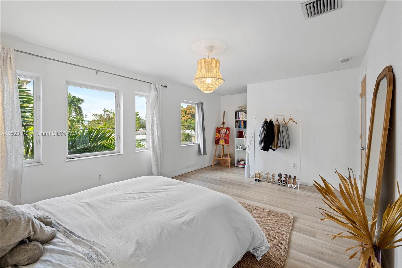 726 NE 5th Ave 726, Fort Lauderdale, Florida 33304, 2 Bedrooms Bedrooms, ,2 BathroomsBathrooms,Residentiallease,For Rent,726 NE 5th Ave 726,A11529125