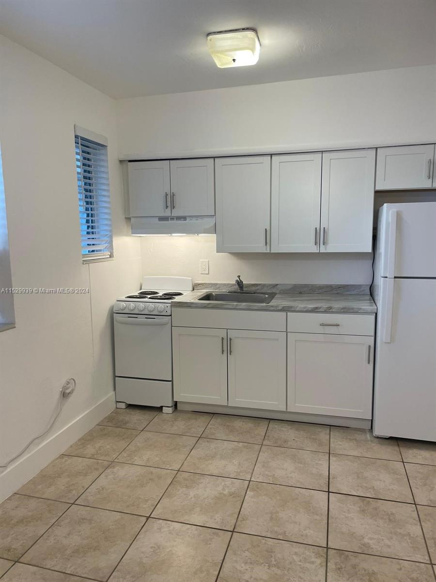 527 SW 10th St #3 For Sale A11529939, FL