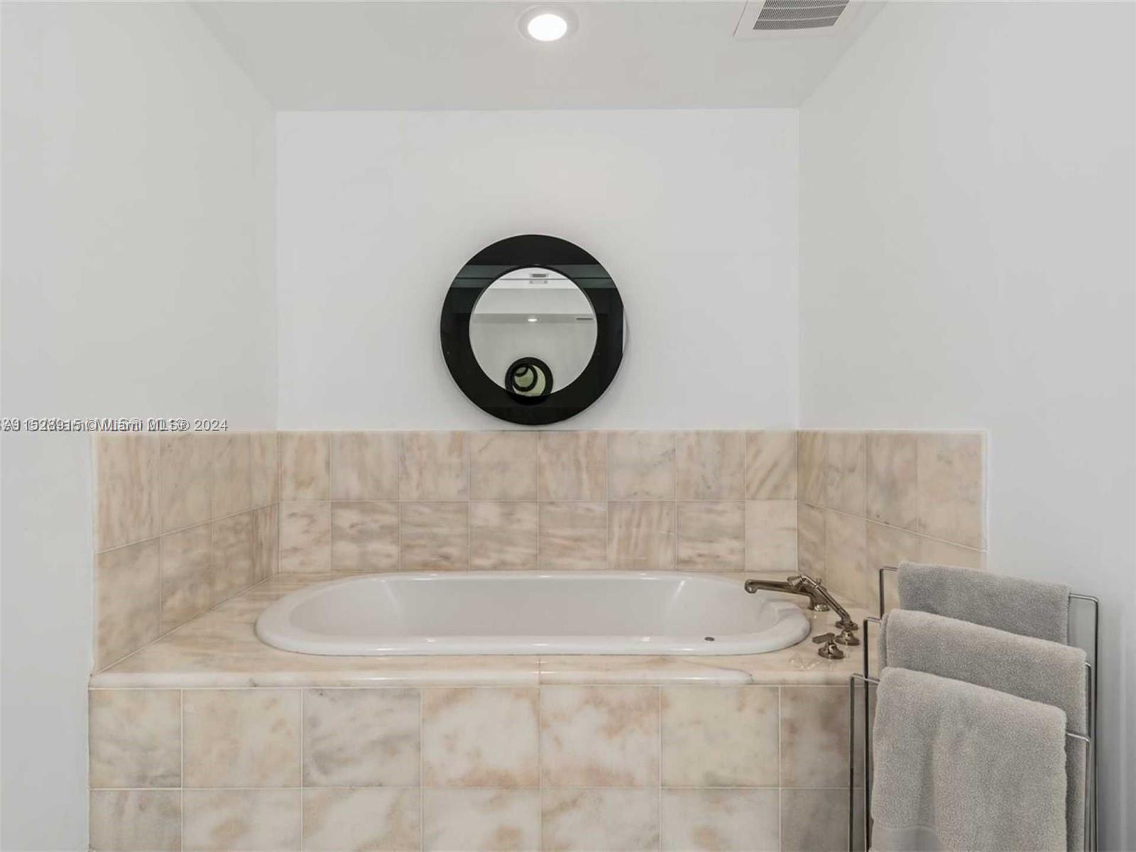 50 S Pointe Dr 1206, Miami Beach, Florida 33139, 2 Bedrooms Bedrooms, ,2 BathroomsBathrooms,Residentiallease,For Rent,50 S Pointe Dr 1206,A11528915