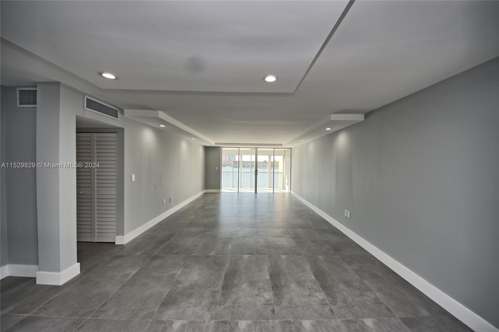 1660 NE 191st St 309-1, Miami, Florida 33179, 2 Bedrooms Bedrooms, ,2 BathroomsBathrooms,Residentiallease,For Rent,1660 NE 191st St 309-1,A11529829