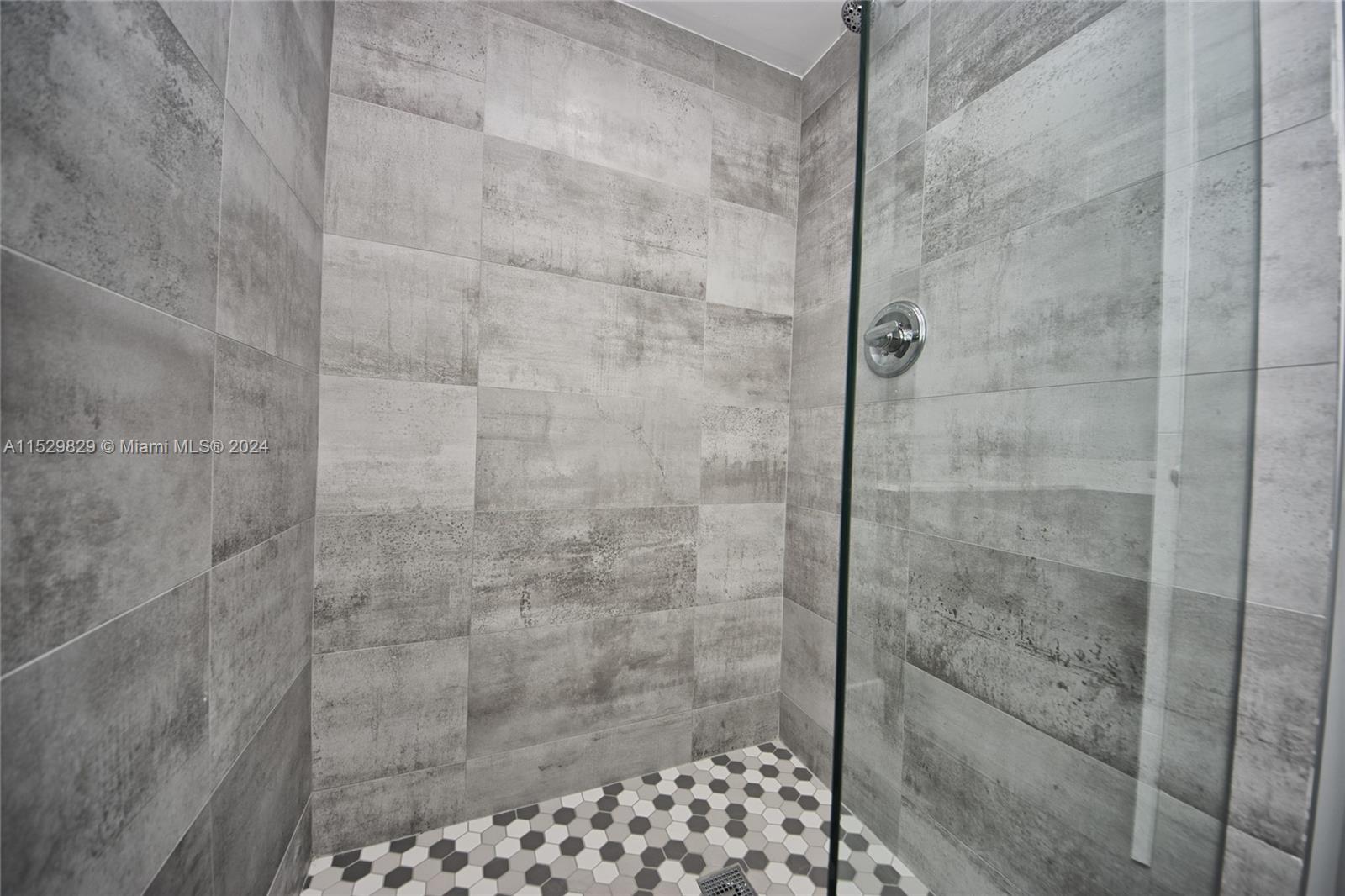 1660 NE 191st St 309-1, Miami, Florida 33179, 2 Bedrooms Bedrooms, ,2 BathroomsBathrooms,Residentiallease,For Rent,1660 NE 191st St 309-1,A11529829