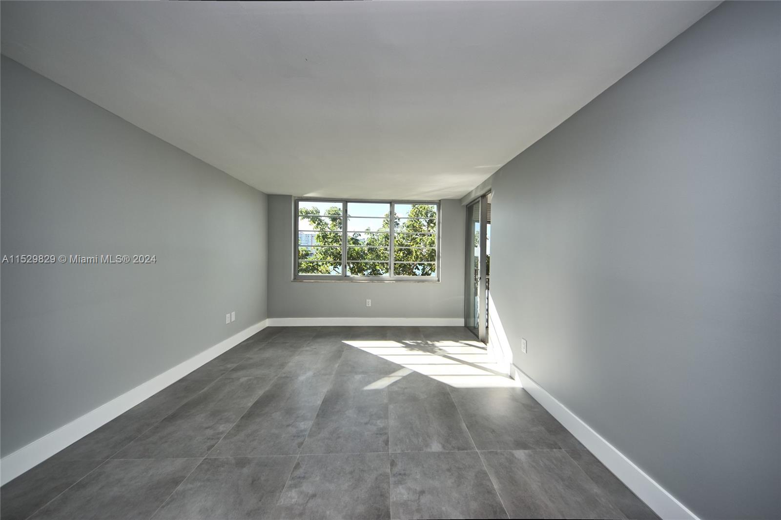 1660 NE 191st St 309-1, Miami, Florida 33179, 2 Bedrooms Bedrooms, ,2 BathroomsBathrooms,Residentiallease,For Rent,1660 NE 191st St 309-1,A11529829