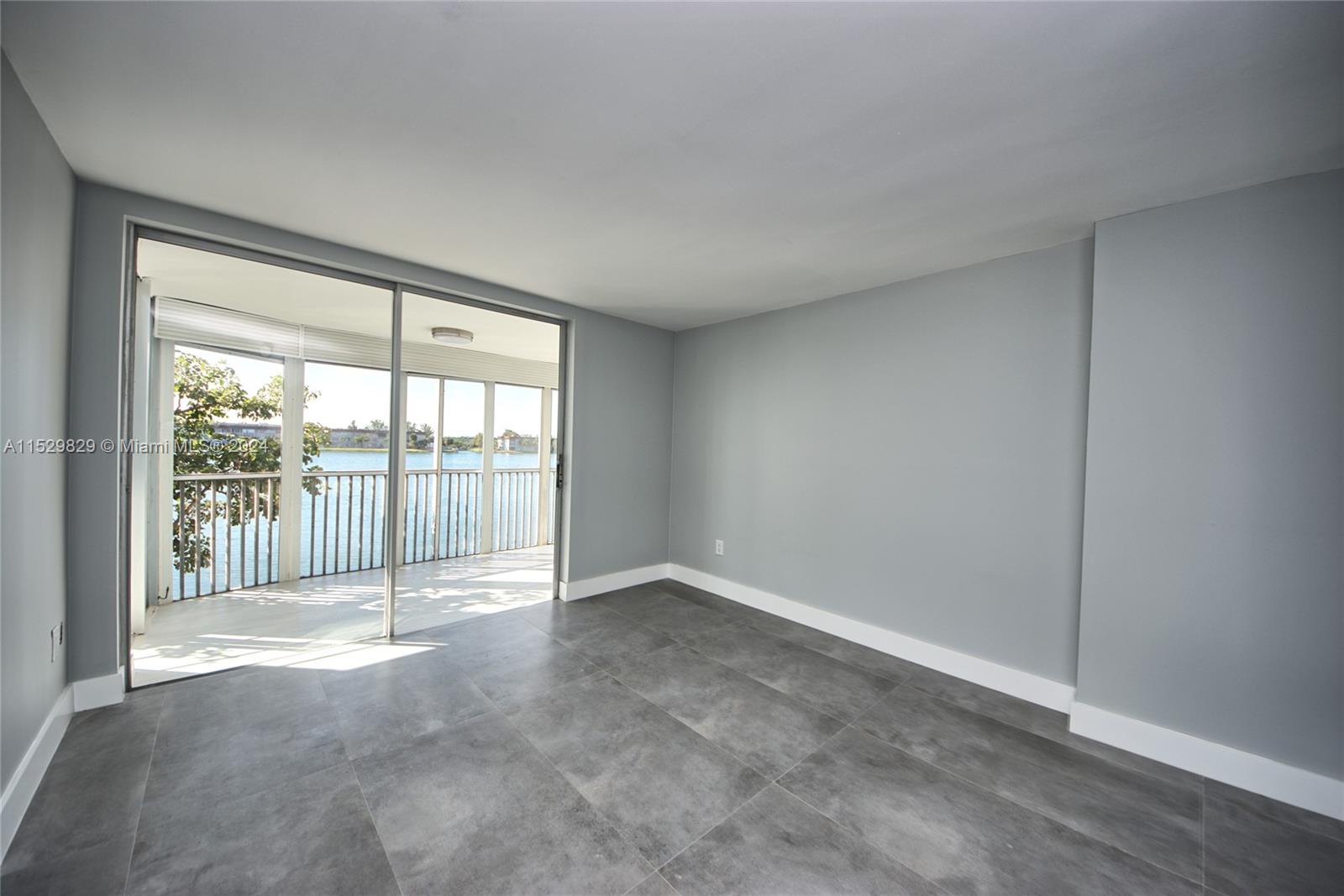 1660 NE 191st St 309-1, Miami, Florida 33179, 2 Bedrooms Bedrooms, ,2 BathroomsBathrooms,Residentiallease,For Rent,1660 NE 191st St 309-1,A11529829