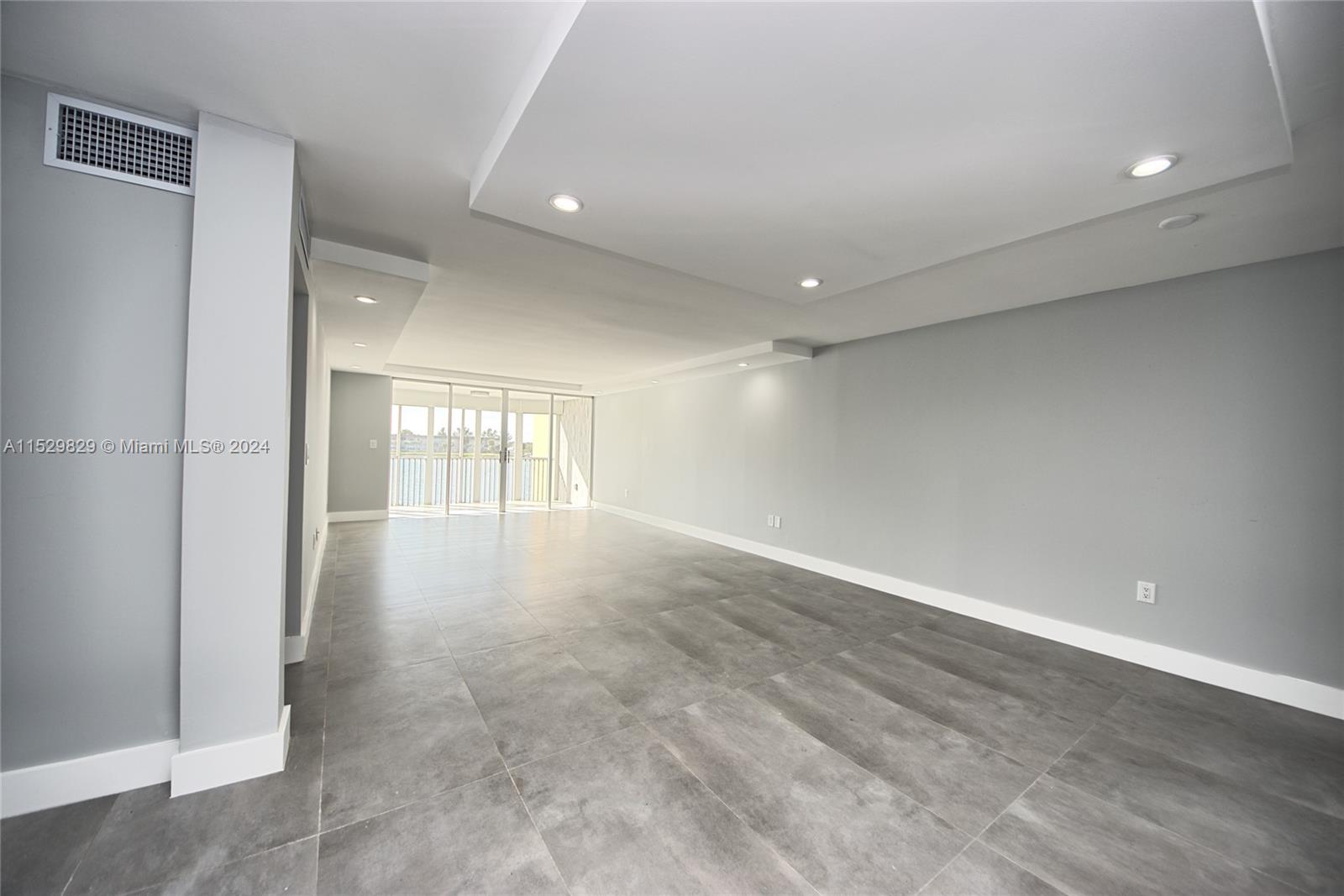 1660 NE 191st St 309-1, Miami, Florida 33179, 2 Bedrooms Bedrooms, ,2 BathroomsBathrooms,Residentiallease,For Rent,1660 NE 191st St 309-1,A11529829