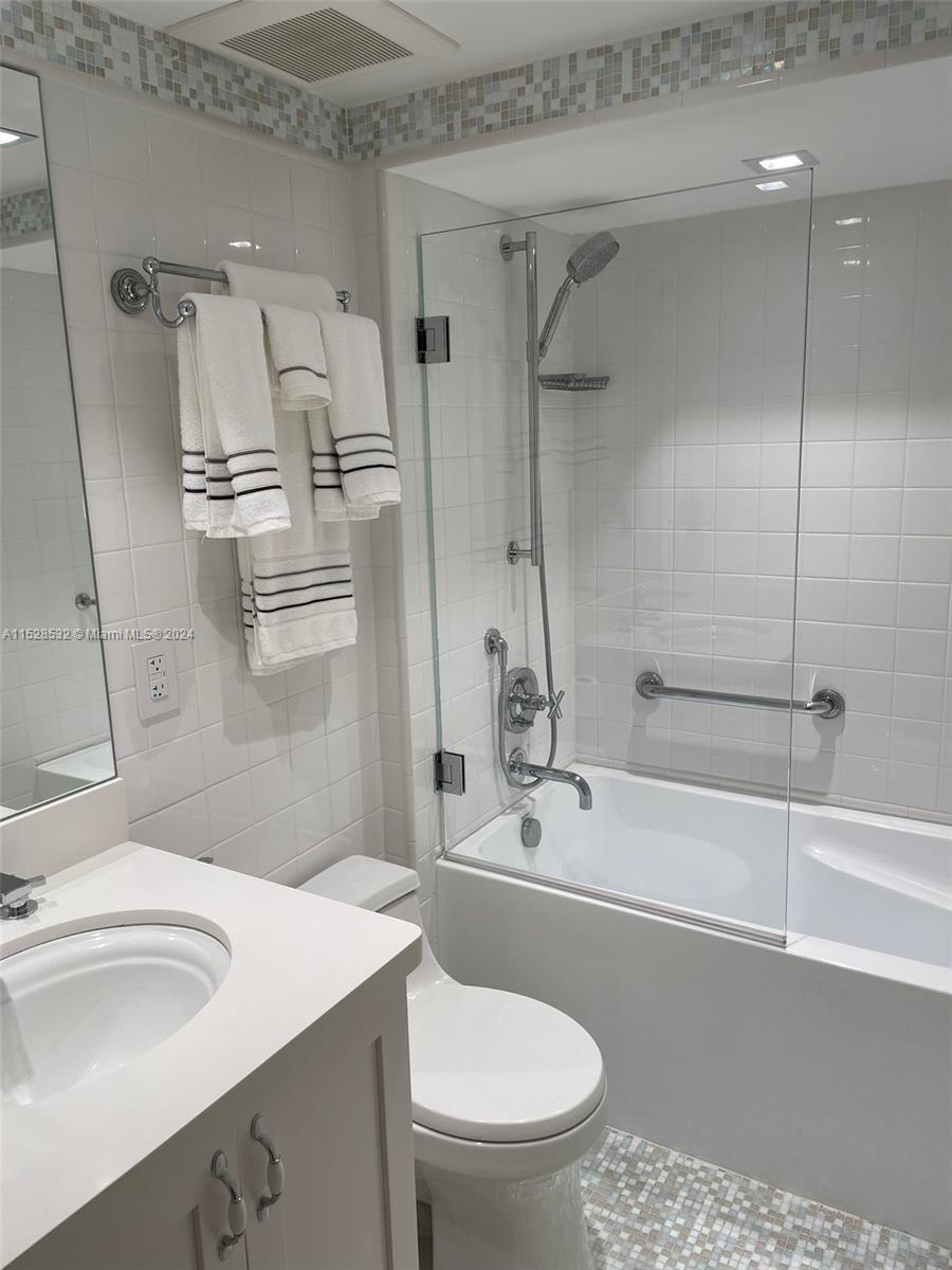 881 Ocean Dr TH8, Key Biscayne, Florida 33149, 2 Bedrooms Bedrooms, ,2 BathroomsBathrooms,Residentiallease,For Rent,881 Ocean Dr TH8,A11528532