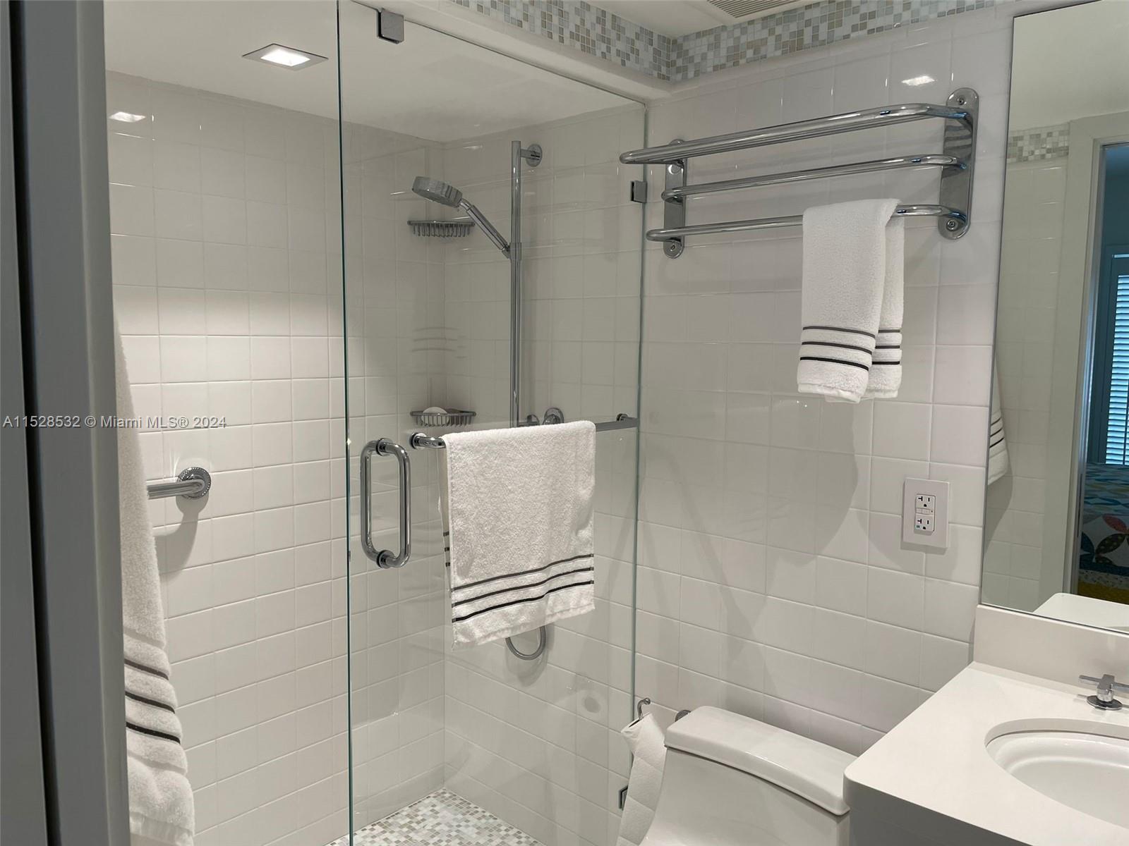 881 Ocean Dr TH8, Key Biscayne, Florida 33149, 2 Bedrooms Bedrooms, ,2 BathroomsBathrooms,Residentiallease,For Rent,881 Ocean Dr TH8,A11528532