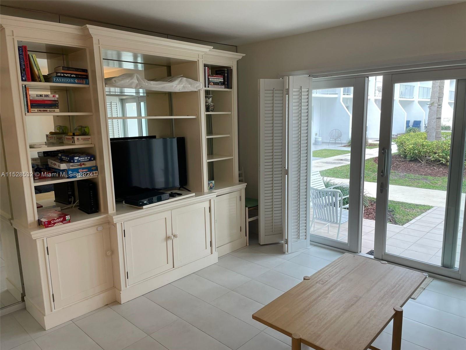 881 Ocean Dr TH8, Key Biscayne, Florida 33149, 2 Bedrooms Bedrooms, ,2 BathroomsBathrooms,Residentiallease,For Rent,881 Ocean Dr TH8,A11528532
