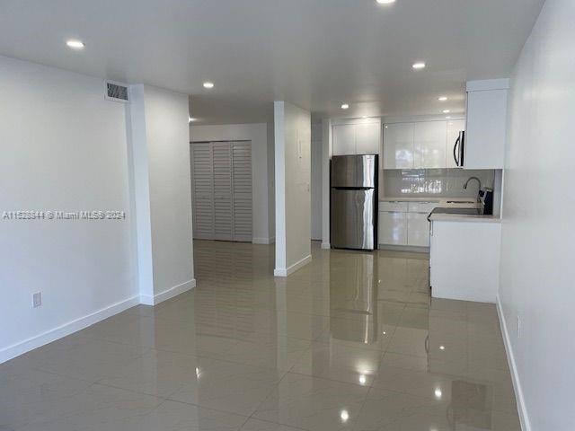 16950 W Dixie Hwy B141 Hwy 141, North Miami Beach, Florida 33160, 2 Bedrooms Bedrooms, ,2 BathroomsBathrooms,Residentiallease,For Rent,16950 W Dixie Hwy B141 Hwy 141,A11528844