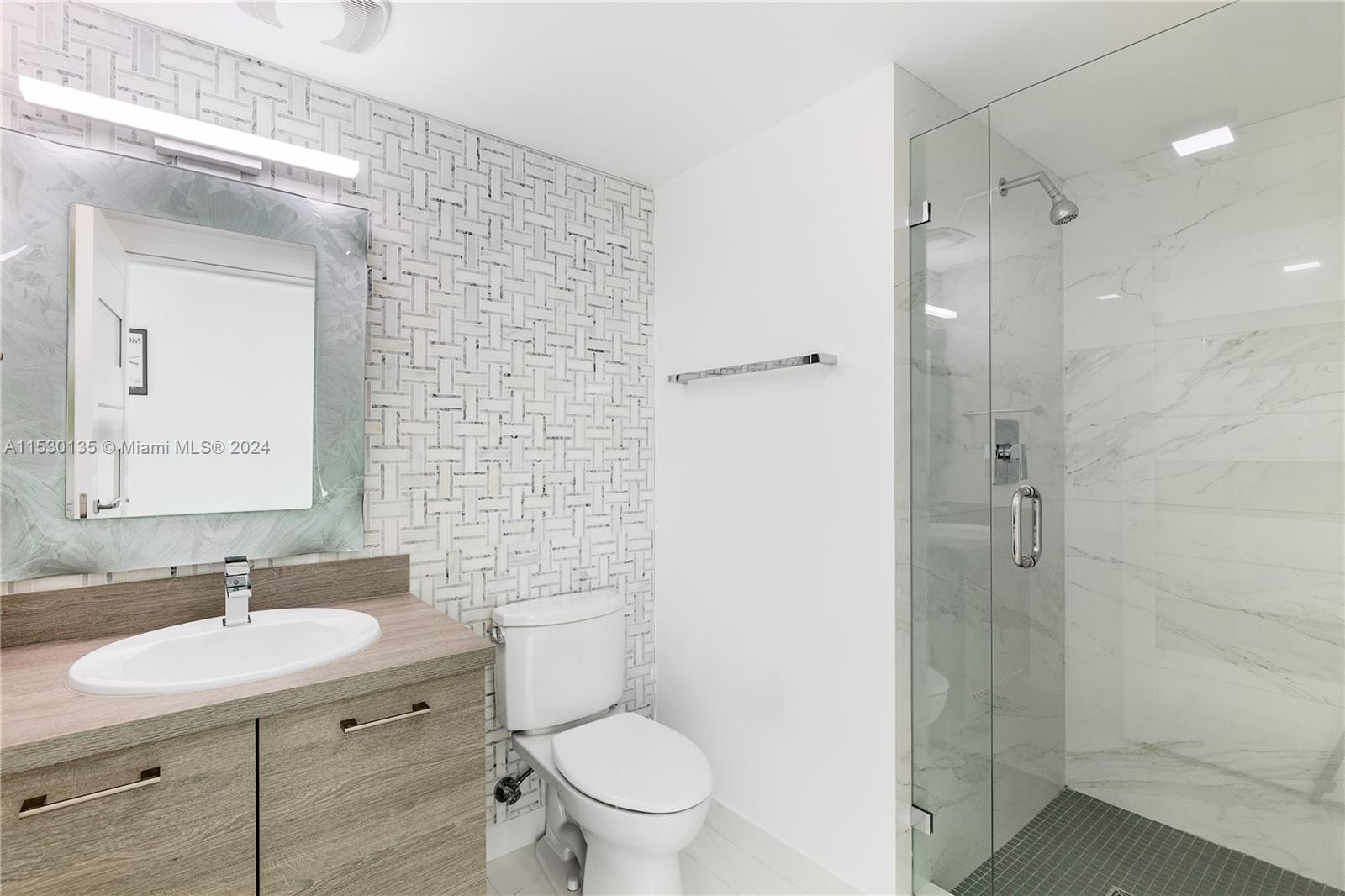 4th bathroom