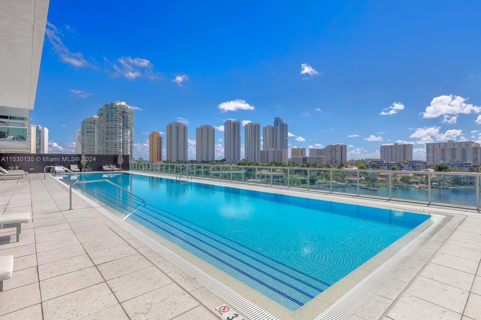 1st Lap pool